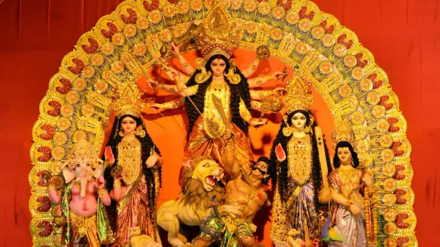 durga-puja-2025-mustvisit-durga-pandals-in-delhi-noida-for-unforgettable-experience-this-navratri