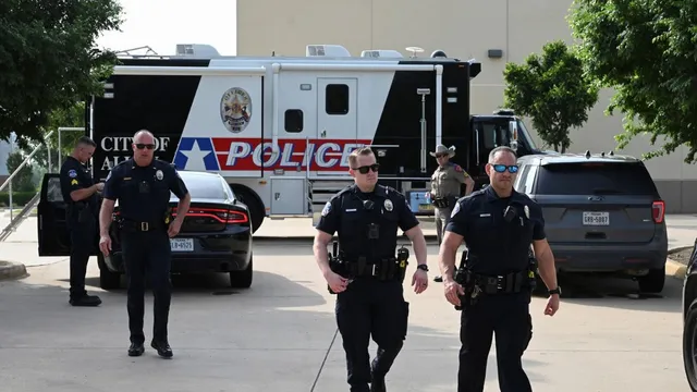 dallas-immigration-office-shooting-leaves-three-injured-suspect-dead-by-suicide