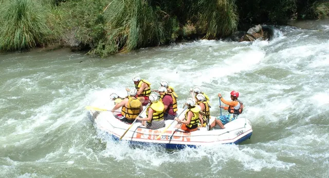rishikesh-ganga-rafting-to-resume-from-september-27-over-570-rafts-approved-for-operation