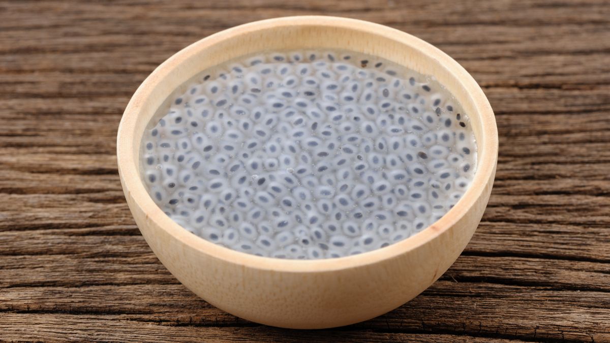 chia seeds vs basil seeds