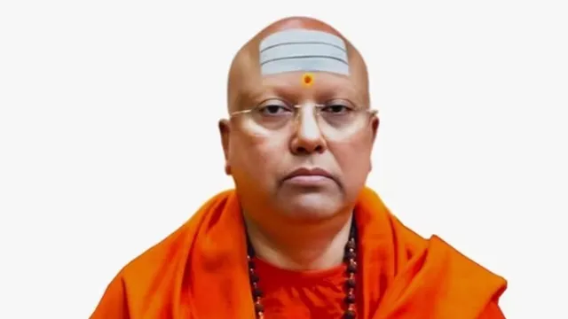 where-is-swami-chaitanyananda-delhi-baba-accused-of-sexual-harassment-hiding-in-disguises-to-evade-arrest