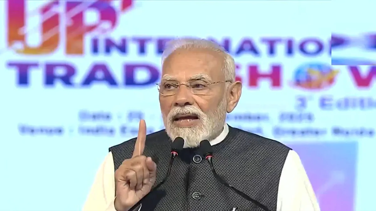 uttar-pradesh-international-trade-show-pm-modi-big-selfreliance-push-up-to-produce-ak-203-rifles-with-russia-amid-us-trade-tantrum