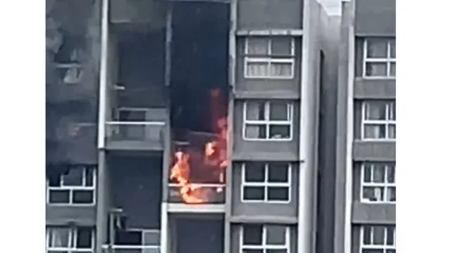 pune-killed-several-injured-as-fire-breaks-out-on-12th-floor-of-marvel-ideal-spacio-society