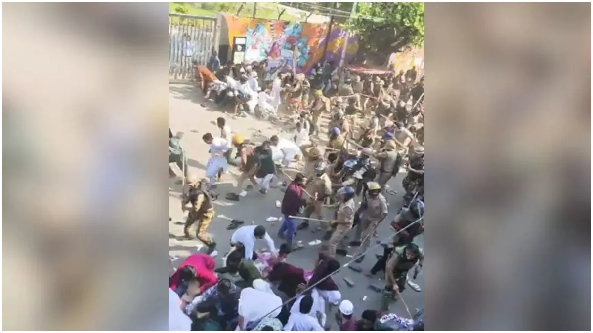 i-love-muhammad-row-ignites-in-bareilly-police-resorts-to-lathicharge-as-chaos-erupts-after-friday-prayers