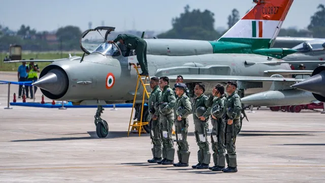 mig-21-decommissioning-ceremony-chandigarh-india-air-force-mig-21-fighter-jet-retirement-last-flight-watch-videos