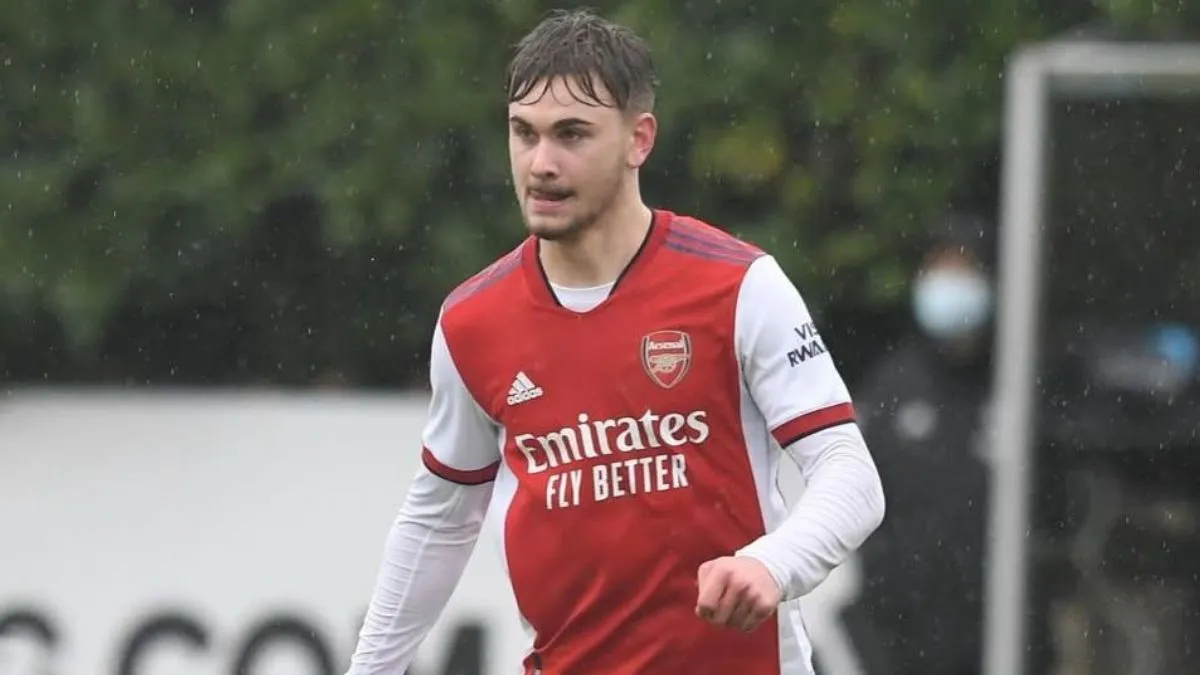 billy-vigar-death-news-former-arsenal-youth-striker-passes-away-at-21-after-horror-brain-injury-during-match-chichester-city-footballer-updates