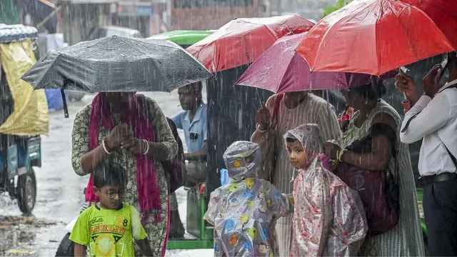 mumbai-weather-heavy-rain-and-high-tide-expected-today-imd-issues-orange-alert-till-sept-29-for-thane-palghar-forecast