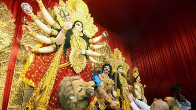 durga-puja-2025-transgenders-sex-workers-celebrate-displaying-an-inclusive-festival-in-kolkata