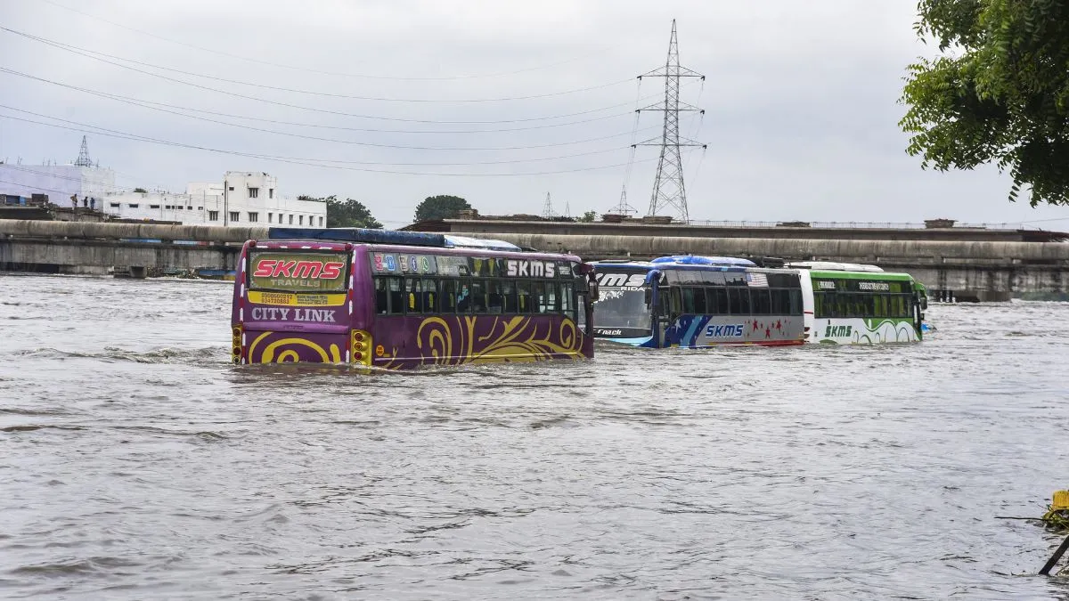 hyderabad-floods-mgbs-bus-operations-shifted-to-alternative-locations-due-to-waterlogging-check-list