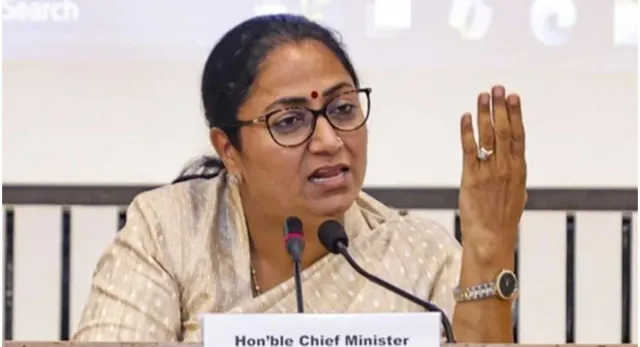 delhi-gets-300-electric-buses-as-cm-sets-deadline-for-all-electric-fleet-in-national-capital