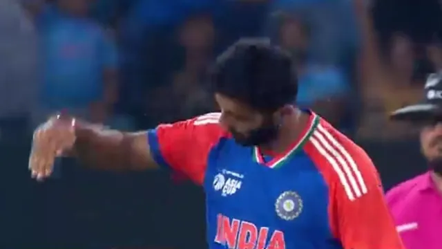 ind-vs-pak-asia-cup-2025-final-jasprit-bumrah-celebrates-haris-raufs-wicket-with-fighter-jetdown-gesture