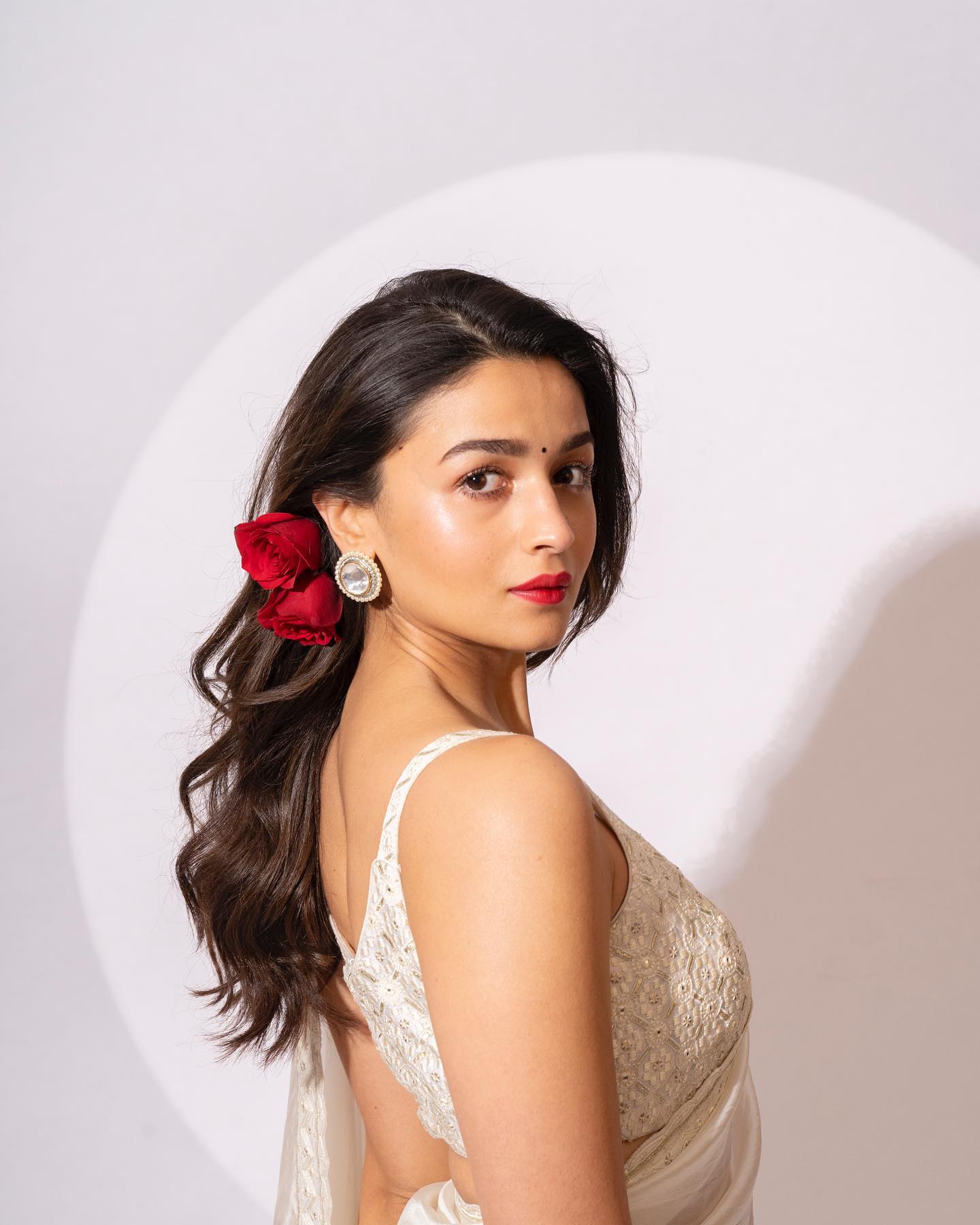alia bhatt rose hairdo