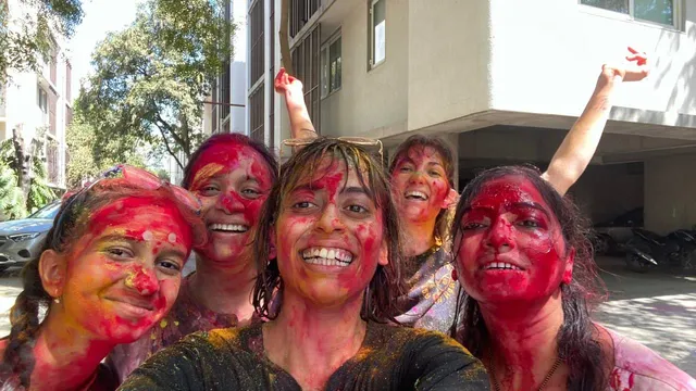 french-woman-praises-india-festival-celebrations-as-compared-to-europe-festivals-are-celebrated-openly-in-india