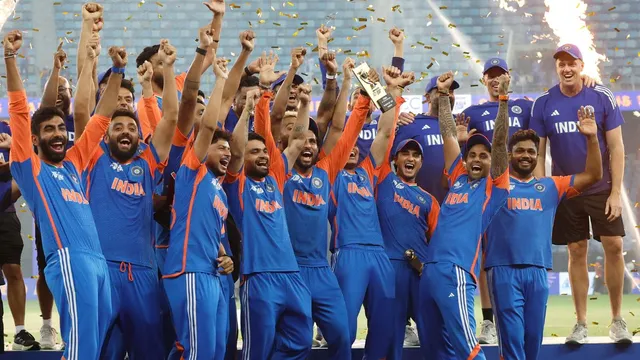 ind-vs-pak-final-india-basks-in-asia-cup-triumph-on-dais-without-trophy-after-refusing-to-collect-title-from-mohsin-naqvi