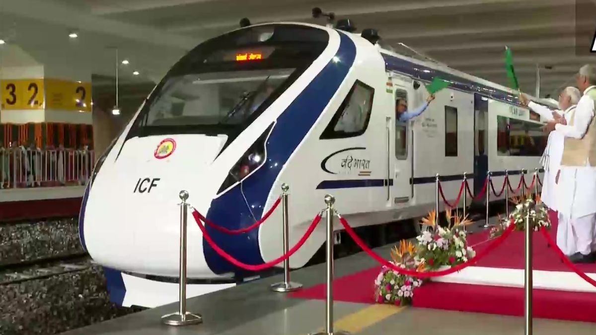 which indian train has no engine (2)