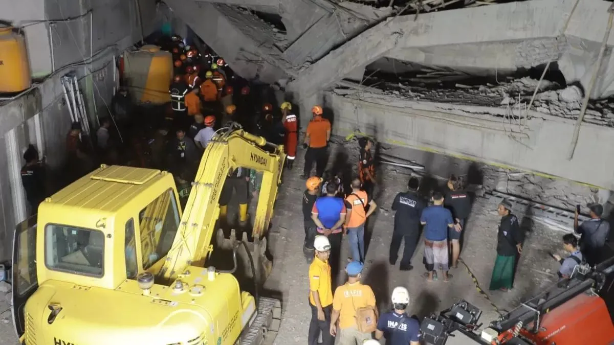 indonesia-school-collapse-updates-many-students-feared-buried-under-rubble-dead-after-islamic-institute-collapses