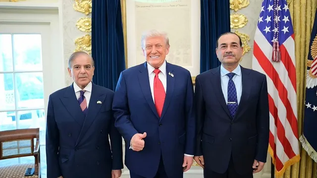 donald-trump-credited-pakistan-pm-asim-munir-for-his-plan-to-end-gaza-conflict-like-india-pak-ceasefire