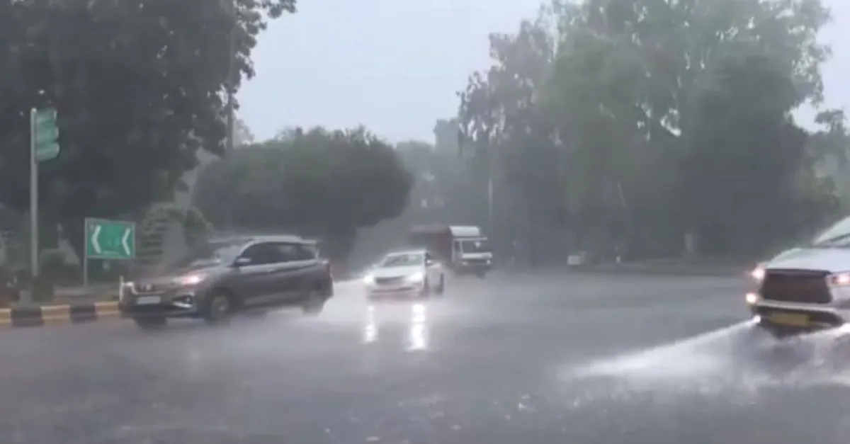 delhincr-weather-update-dust-storm-hits-noida-ghaziabad-rain-gusty-winds-expected-later-today-check-imd-forecast