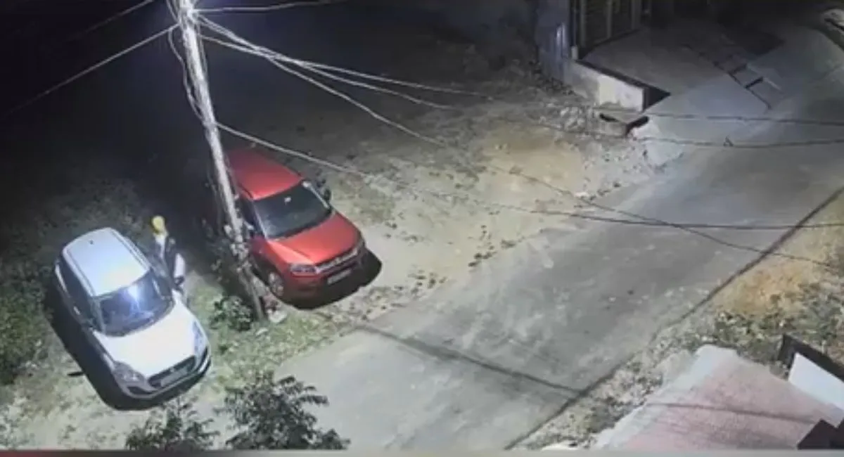 faridabad-crime-news-three-masked-men-steal-brezza-car-in-sector-58-cctv-footage-captures-theft-video