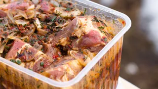 5 Foods You Should Never Keep In Plastic Containers At Any Cost