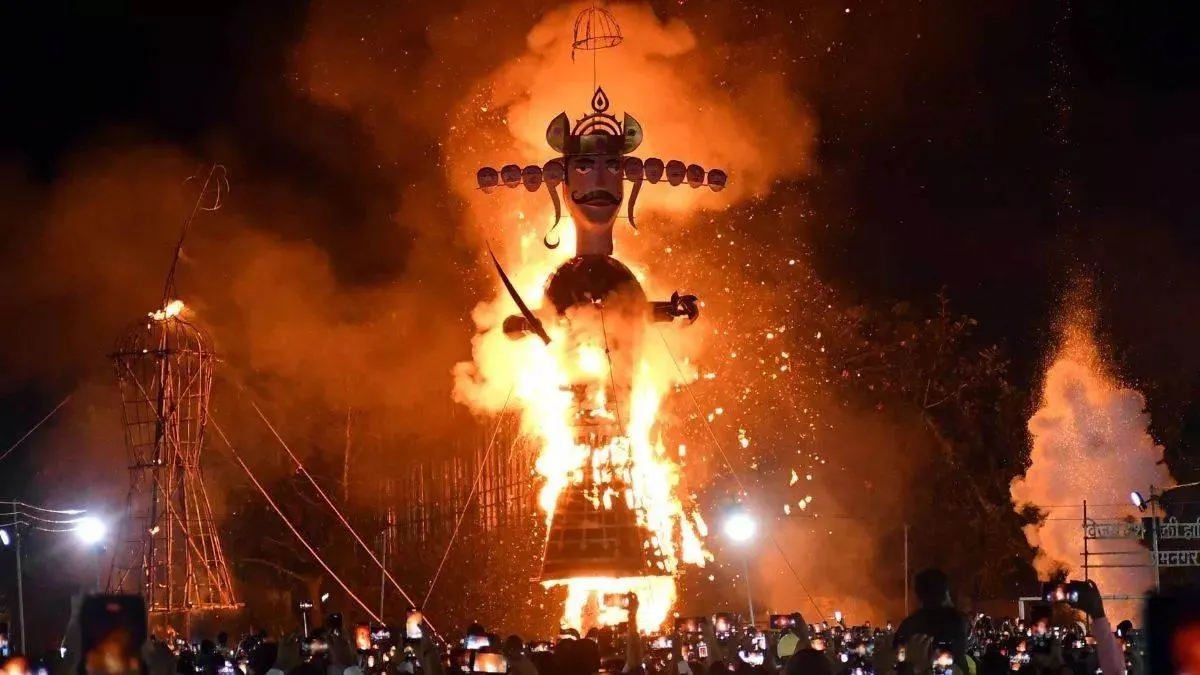 meerut-police-issue-strict-guidelines-for-ravan-dahan-no-explosives-organisers-liable-for-accidents