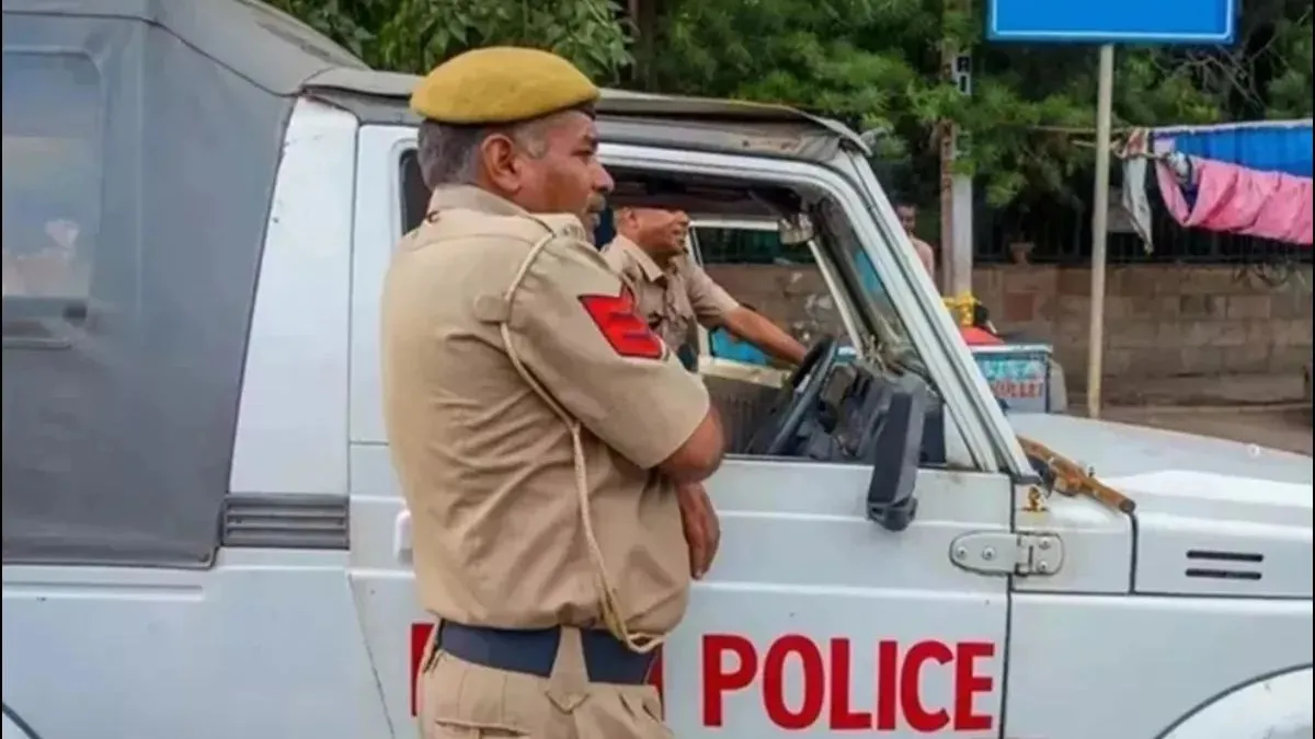 tamil-nadu-police-sack-two-constables-accused-of-gang-raping-andhra-woman-in-tiruvannamalai