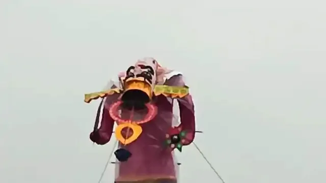 patna-dussehra-ends-in-disappointment-as-rain-causes-ravana-effigy-to-melt-and-collapse