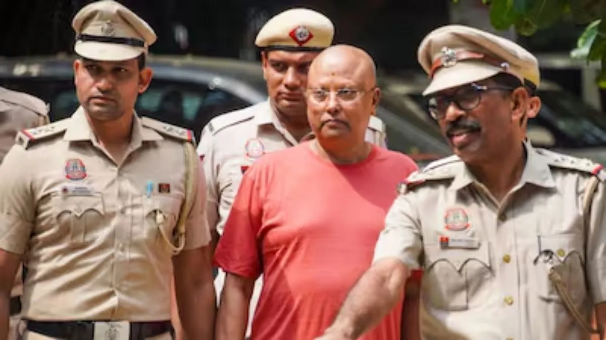 swami-chaitanyananda-saraswati-sent-to-14-day-judicial-custody-in-delhi-molestation-sexual-assault-case