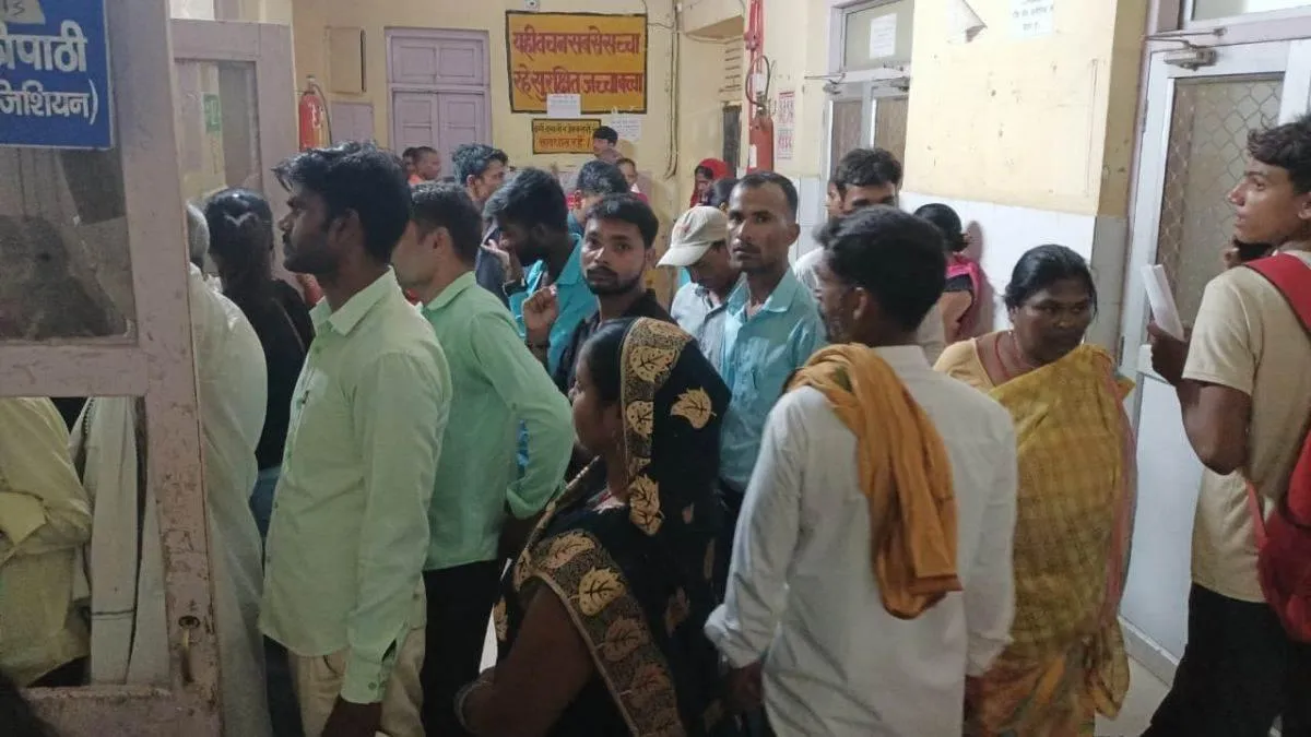 ghaziabad-mmg-hospitals-emergency-ward-overwhelmed-after-dussehra-opd-shutdown