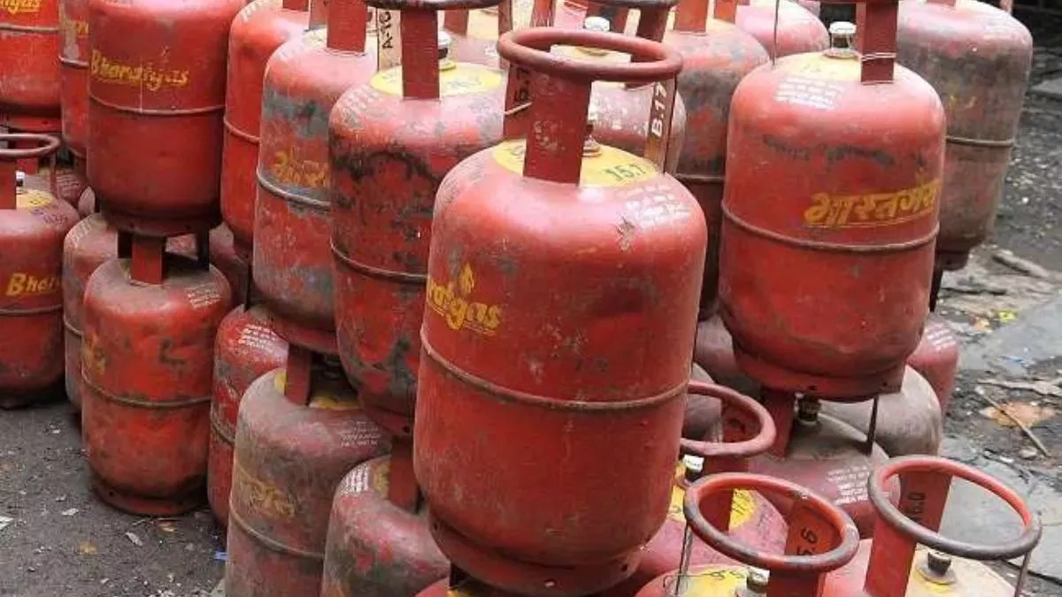 pm-ujjwala-yojana-up-government-free-lpg-gas-cylinder-scheme-on-diwali-check-who-cant-avail-benefit