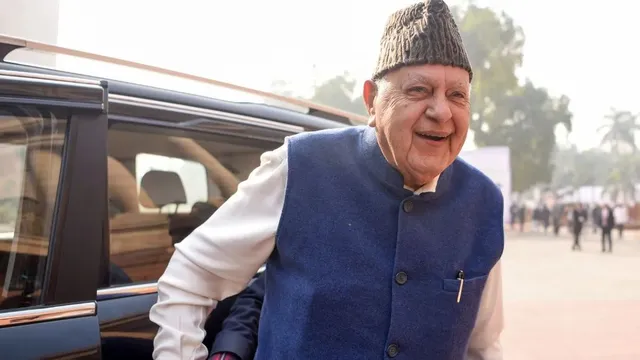 jammu-kashmir-former-cm-farooq-abdullah-hospitalised-in-srinagar-with-abdominal-infection