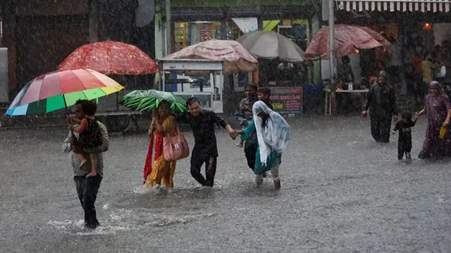 cyclone-shakhti-mumbai-to-receive-light-rain-as-imd-downgrades-forecast-heavy-rain-alert-for-palghar-marathwada
