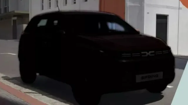 renault-caught-testing-its-electric-kwid-with-nosemounted-charging-port