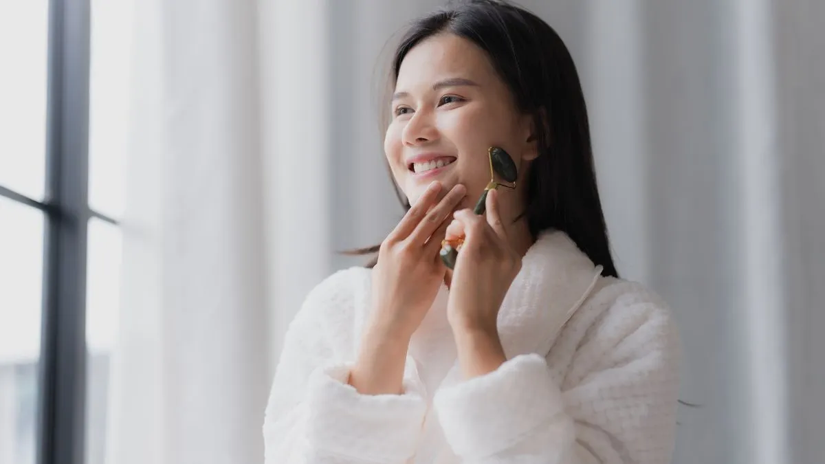 4-game-changing-tools-that-can-instantly-lift-and-sculpt-your-skin