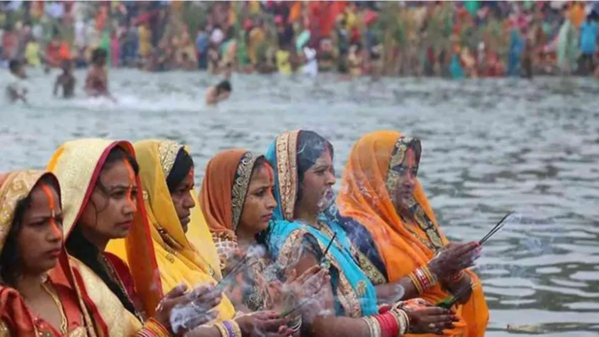 chhath-puja-2025-delhi-govt-to-build-100-temporary-ghats-on-yamuna-banks