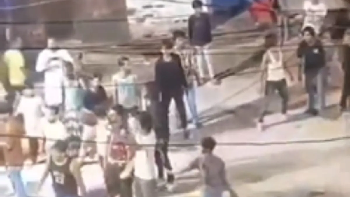 cuttack-durga-immersion-clashes-stones-hurled-at-procession-dcp-among-several-injured-internet-suspended