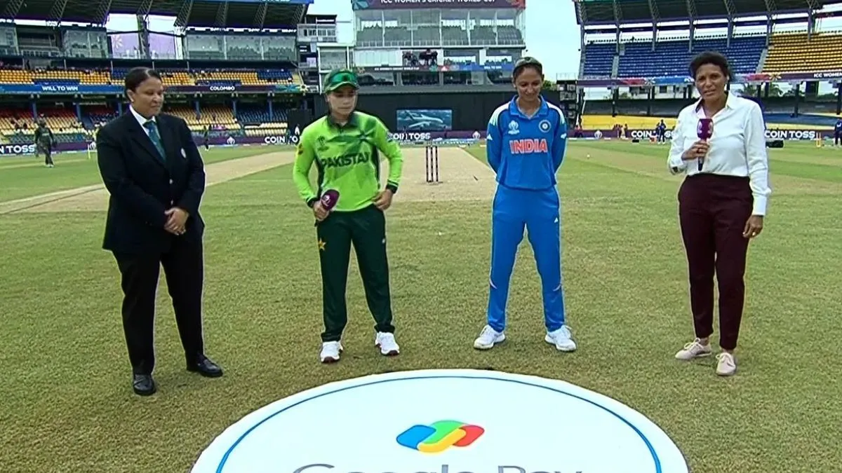 indw-vs-pakw-womens-world-cup-pakistan-captain-wins-toss-despite-wrong-call-match-referees-goof-up-sparks-controversy