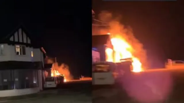 uk-peacehaven-mosque-fire-two-worshippers-inside-in-islamophobic-hate-crime-viral-video