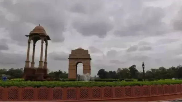 delhi-ncr-weather-cloudy-skies-imd-rain-forecast-noida-gurugram-ncr-rains-in-delhi-weather-latest-news