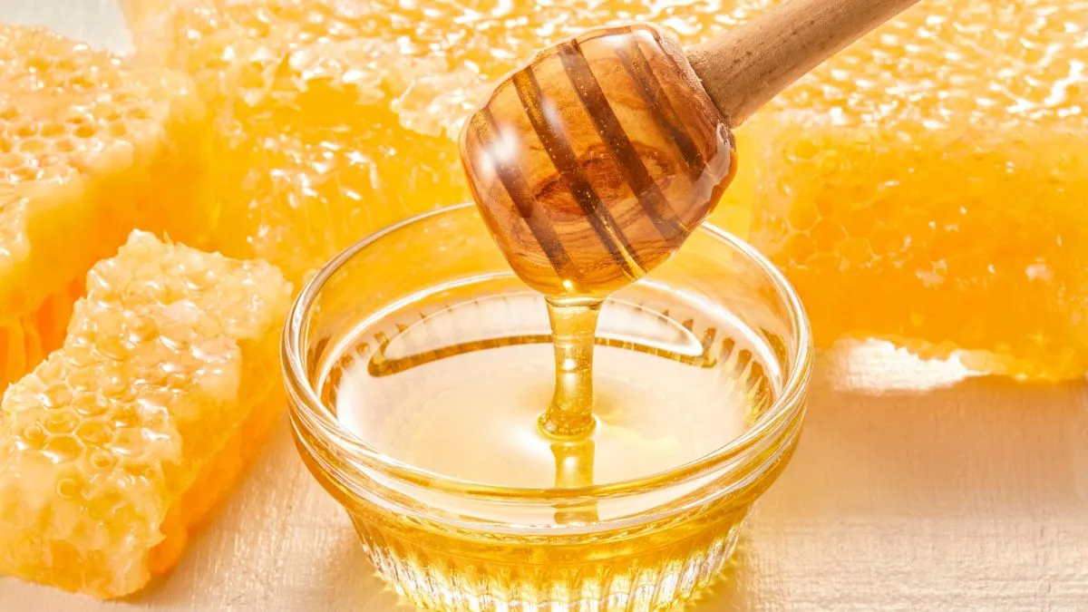 raw-honey-for-monsoon-digestion-expert-explains-why-it-is-a-natural-remedy-for-acidity-and-bloating