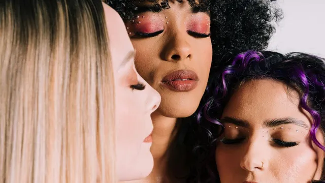 what-happens-to-your-skin-if-you-sleep-with-makeup-on-every-night