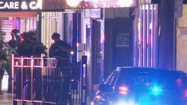 sydney-shooting-horror-60yearold-gunman-fires-100-rounds-at-passing-traffic-leaves-20-injured