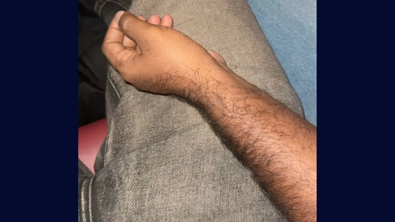 foreign-traveller-shares-hilarious-air-india-experience-as-sleeping-passenger-uses-his-leg-as-secondary-arm-holder-video