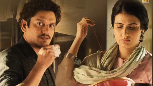 gustaakh-ishq-vijay-varma-fatima-sana-shaikhs-irresistible-chemistry-in-song-aap-is-dhoop-mein-leaves-fans-gushing