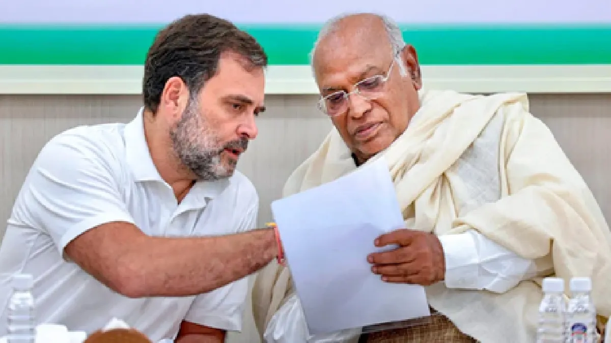 congress-leaders-mallikarjun-kharge-rahul-gandhi-issue-statement-on-lynching-of-dalit-man-in-raebareli-mobocracy-horrifying-hallmark