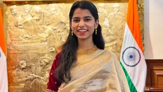 Bihar Elections 2025: Popular Singer Maithili Thakur Joins BJP, Set To Contest From Alinagar Seat