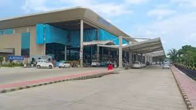 prayagraj-airport-runway-closed-after-iaf-plane-malfunctions-air-traffic-halted