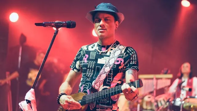 pakistani-band-khudgharz-pays-heartfelt-tribute-to-late-indian-singer-zubeen-garg-in-karachi-video