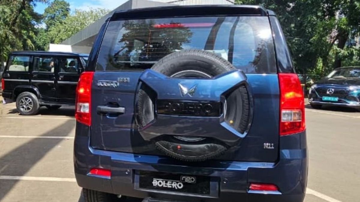 MahindraBoleroNeo2025Rear