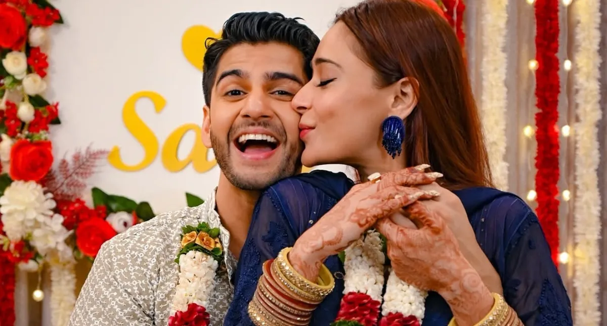 sapna-babul-ka-bidaai-actress-sara-khan-ties-knot-to-actor-krrish-pathak-two-faiths-one-script